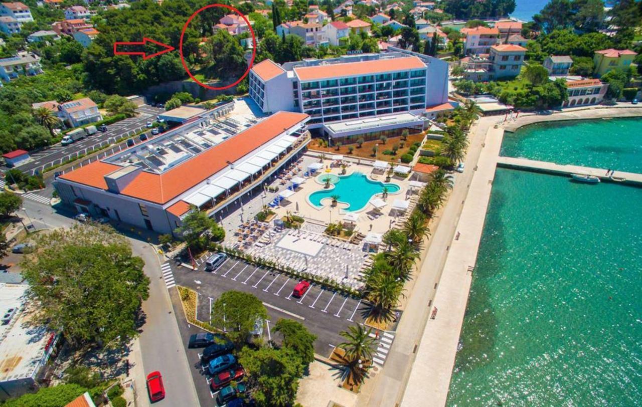 Apartment And Rooms Milak Rab Town Exterior foto